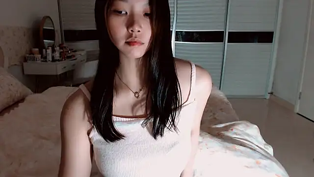 -Lucky Girl online show from 05/10/26, 02:33