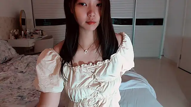 Snapshot of -Lucky_Girl chatting on 07/02/26, 03:23 -Lucky Girl online show from 07/02/26, 03:23