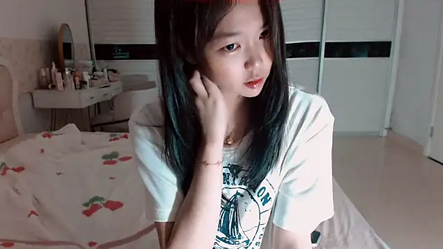 Snapshot of -Lucky_Girl chatting on 07/20/26, 01:02 -Lucky Girl online show from 07/20/26, 01:02