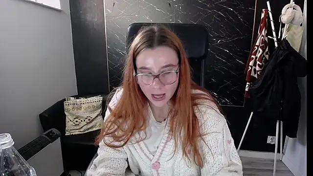 littleviki7 online show from 02/10/25, 11:25