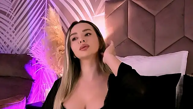 Snapshot of KatyaBelle chatting on 10/20/25, 07:25 KatyaBelle online show from 10/20/25, 07:25