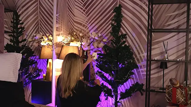 Snapshot of KatyaBelle chatting on 12/04/25, 08:50 KatyaBelle online show from 12/04/25, 08:50