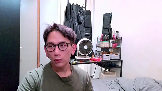 UndreamtM online show from 02/15/26, 02:03