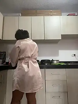 emmyjhonson07 online show from 12/11/24, 01:28