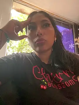 emmyjhonson07 online show from 12/13/24, 02:49