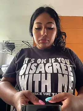 emmyjhonson07 online show from 10/08/25, 02:04