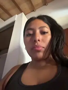 emmyjhonson07 online show from 12/22/25, 02:03