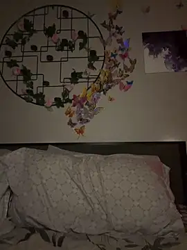 Snapshot of _Neeka_ chatting on 03/23/26, 03:32 Neeka online show from 03/23/26, 03:32