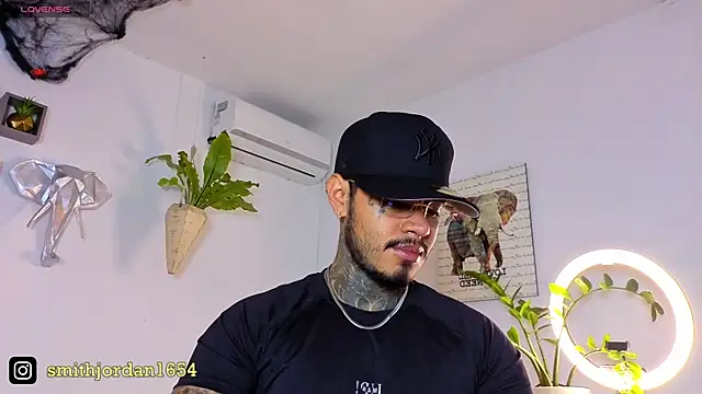 JordanSmiith  online show from 10/20/25, 08:31