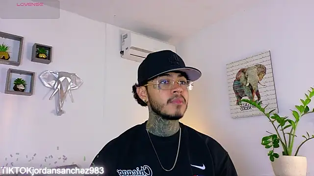 Snapshot of JordanSmiith_ chatting on 02/04/26, 09:20 JordanSmiith online show from 02/04/26, 09:20