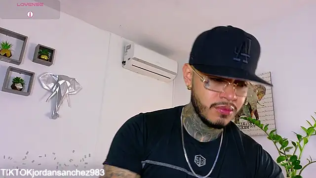 Snapshot of JordanSmiith_ chatting on 02/10/26, 08:02 JordanSmiith online show from 02/10/26, 08:02