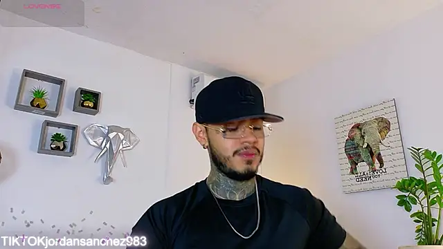 Snapshot of JordanSmiith_ chatting on 02/19/26, 07:54 JordanSmiith online show from 02/19/26, 07:54