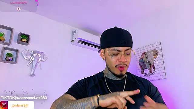 JordanSmiith  online show from 04/17/26, 08:01