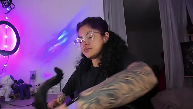 witchviolet online show from 02/19/25, 02:33