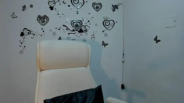 Linisprincehot69 online show from 11/01/25, 05:31