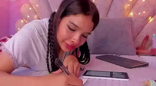 chloe watson  online show from 03/05/25, 02:25