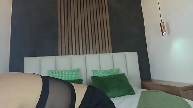 eva daemon online show from 10/16/25, 11:44