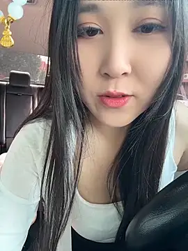 Snapshot of Fannywell chatting on 06/07/26, 08:18 Fannywell online show from 06/07/26, 08:18