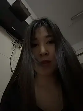 Snapshot of Fannywell chatting on 06/28/26, 02:01 Fannywell online show from 06/28/26, 02:01