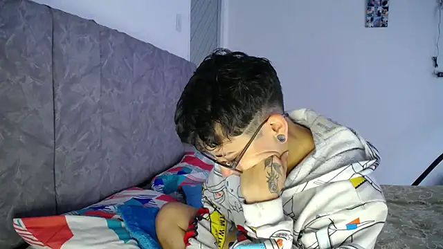 linda 33 online show from 02/17/26, 03:51