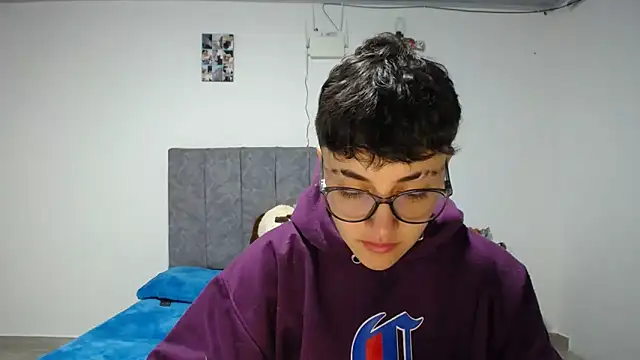 linda 33 online show from 04/12/26, 02:27