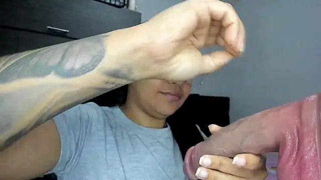 leila 22 online show from 02/13/25, 02:31