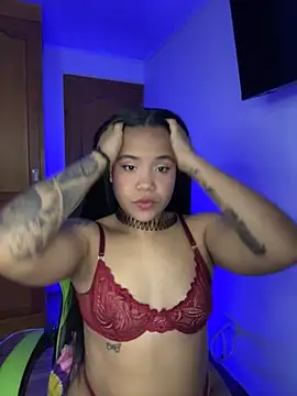 leila 22 online show from 02/15/26, 07:16