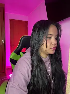 leila 22 online show from 02/27/26, 07:41