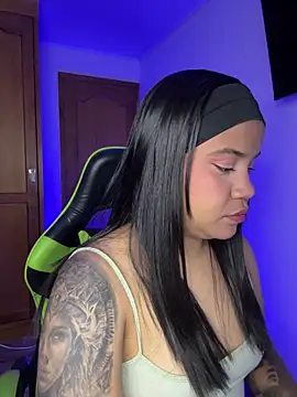 leila 22 online show from 03/25/26, 07:58