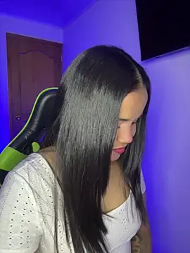 leila 22 online show from 04/14/26, 07:25