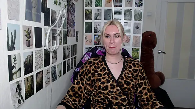 CapriScorpion online show from 12/03/25, 02:15