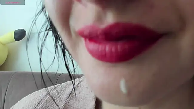 queen fetish online show from 03/05/25, 03:29