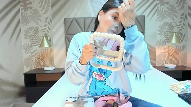 AnneDixie online show from 04/19/26, 03:06