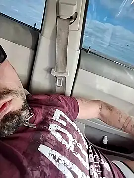 Snapshot of prettyboi6992 chatting on 02/14/26, 07:32 prettyboi6992 online show from 02/14/26, 07:32