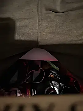 FreezingTie850 online show from 03/18/26, 09:29