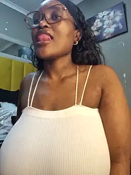 Bustygoddess32 online show from 03/20/25, 08:53