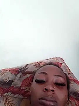 Snapshot of Naughtyy_xx chatting on 12/22/25, 06:43 Naughtyy xx online show from 12/22/25, 06:43