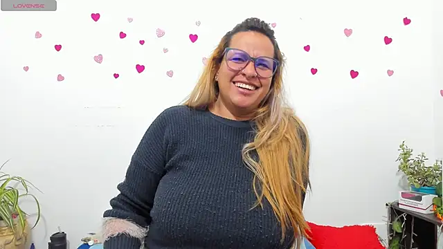 hazel 34 online show from 10/02/25, 09:16