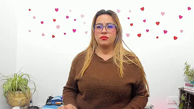 hazel 34 online show from 10/04/25, 10:13