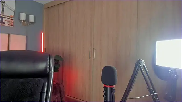 Bambi gurl online show from 09/08/25, 11:04