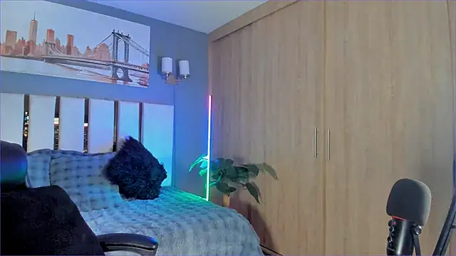 Bambi gurl online show from 11/25/25, 12:21