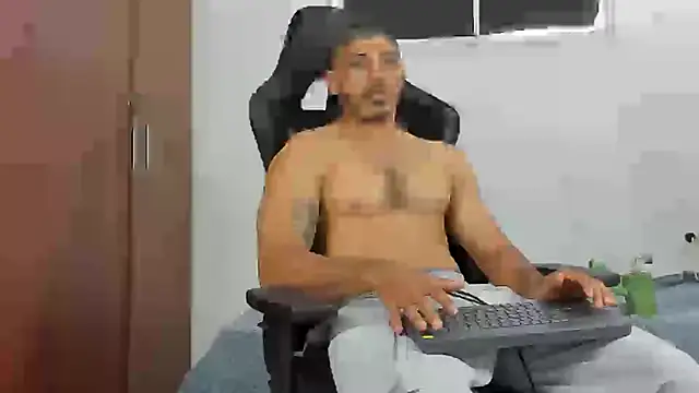 Snapshot of joris_vo chatting on 12/03/24, 03:44 joris vo online show from 12/03/24, 03:44