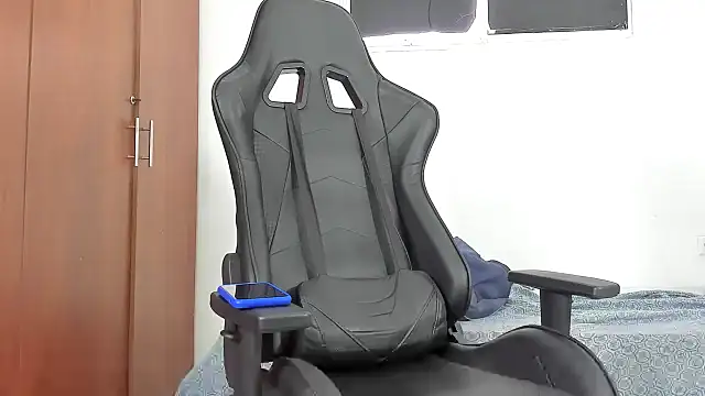 Snapshot of joris_vo chatting on 12/09/24, 04:15 joris vo online show from 12/09/24, 04:15