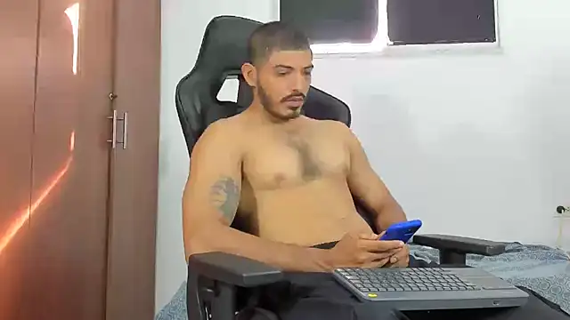 Snapshot of joris_vo chatting on 12/11/24, 08:28 joris vo online show from 12/11/24, 08:28