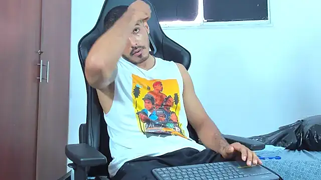 Snapshot of joris_vo chatting on 01/13/25, 03:26 joris vo online show from 01/13/25, 03:26