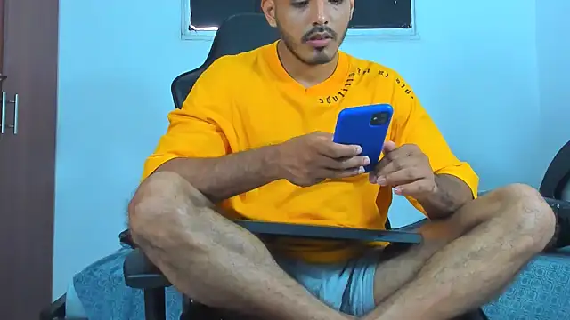 Snapshot of joris_vo chatting on 01/14/25, 03:04 joris vo online show from 01/14/25, 03:04