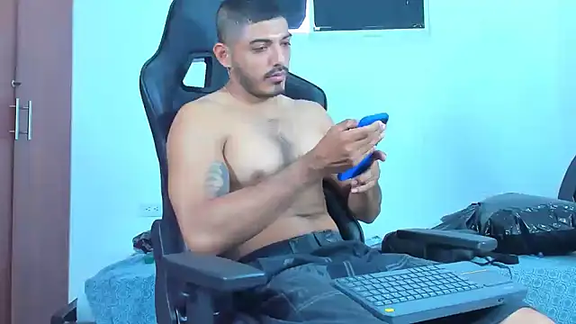 Snapshot of joris_vo chatting on 01/16/25, 03:35 joris vo online show from 01/16/25, 03:35