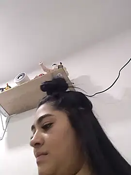 Charlotte cutee18 online show from 10/20/25, 12:00