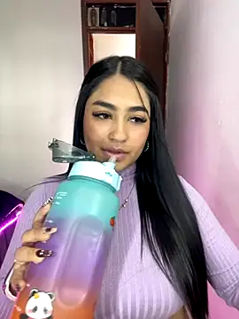 Charlotte cutee18 online show from 10/29/25, 08:32