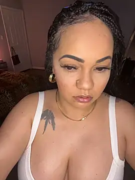 Snapshot of DestineeJayde chatting on 03/24/26, 05:12 DestineeJayde online show from 03/24/26, 05:12